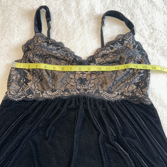 Soma black velvet and lace top size Large - Picture 12 of 17